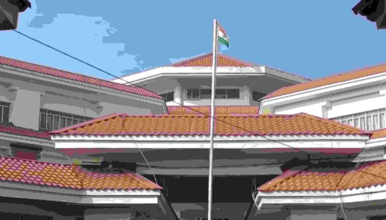 পাঁচ বছরের Fixed Pay নীতি বাতিল! হাইকোর্টের ঐতিহাসিক Justice—শিক্ষক থেকে কর্মচারী, কারা পাচ্ছেন বড় স্বস্তি?